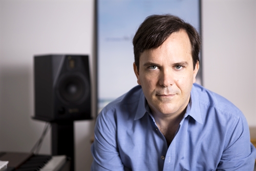 Compositor de trilhas de filmes como "Flores Raras", "O Bom Pastor" e "Lembranças", além dos seriados "The Big C" e "Ray Donovan", Marcelo Zarvos fala ao Cinema e Argumento sobre sua carreira e sobre o trabalho com trilhas para cinema e TV